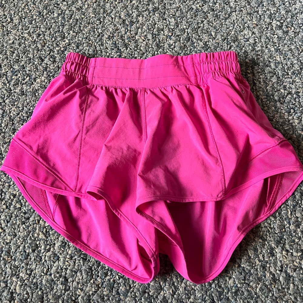 Lululemon Hotty-Hot Low-Rise 2.5 inch shorts